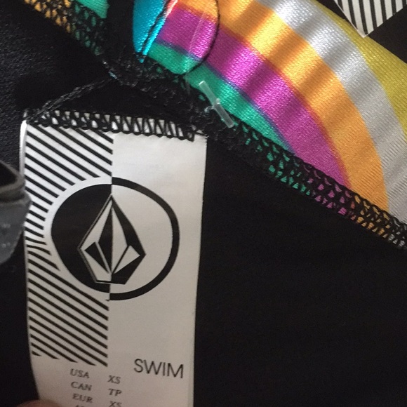 Volcom Bikini board shorts - Picture 7 of 7